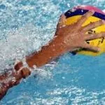Waterpolodames onderuit bij koploper Deltasteur Waterpolodames onderuit bij koploper Deltasteur