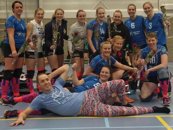 Volleybaldames AH/HVV Kampioen! Volleybaldames AH/HVV Kampioen!