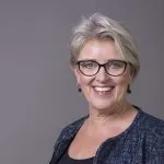 Doret Tigchelaar wordt de nieuwe burgemeester van Wierden Doret Tigchelaar uit Hattemer politiek