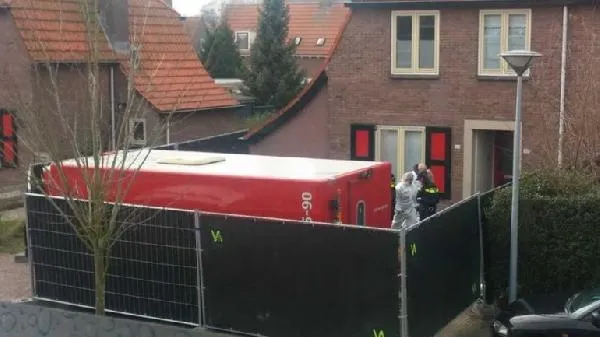 Omgebrachte vrouw Kraaijenbergstraat had steekwonden in gezicht en hals Omgebrachte vrouw Kraaijenbergstraat had steekwonden in gezicht en hals