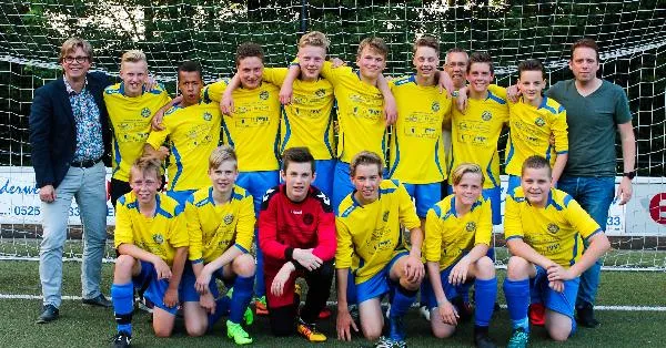 Bijzonder goed voetbaljaar voor JO15-3 van Hatto Heim Bijzonder goed voetbaljaar voor JO15-3 van Hatto Heim