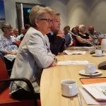 Raad neemt afscheid van wethouders Tigchelaar en Van der Heeden Raad neemt afscheid van wethouders Tigchelaar en Van der Heeden