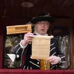 Hattemer Stadsomroeper Piet Schuijn overleden