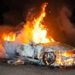 Politie zoekt getuigen autobrand Leemculeweg