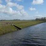 Waarom is dit wandelpad langs het kanaal afgesloten?