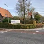 Spandoekprotest tegen hoogte nieuwbouw De Bongerd