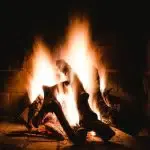 Steek de open haard niet aan! RIVM geeft stookalert af