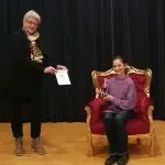 Sanne Lindeboom is voorleeskampioen van Hattem