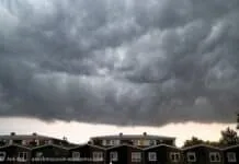 Buiencomplex met onweer op komst in Gelderland