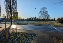 Bewoners Hessenweg en wethouder weer door een deur