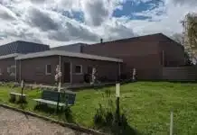 Raad Hattem: Oekraïners welkom in Rode Kruisgebouw Achterzijde Rode Kruis Gebouw