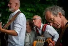 Optreden ‘Om de Hoek’ bij Theeschenkerij Oldeniel