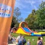 Zomeractiviteiten: waterfestijn, straatvoetbal en skeeleren
