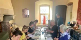 Succesvolle glas-in-loodworkshop in de Dijkpoort – ‘Nooit gedacht dat ik dit kon maken’