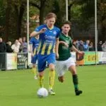 Strijd op drassig veld eindigt onbeslist: ’t Harde en Hatto-Heim delen punten: 2-2