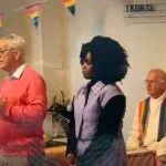 Een kleurrijke dienst met unieke momenten