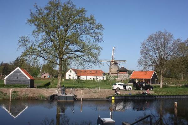 Mini-Padd’ndag Wapenveld: Kleedjesmarkt, dorsen en zeilen schilderen