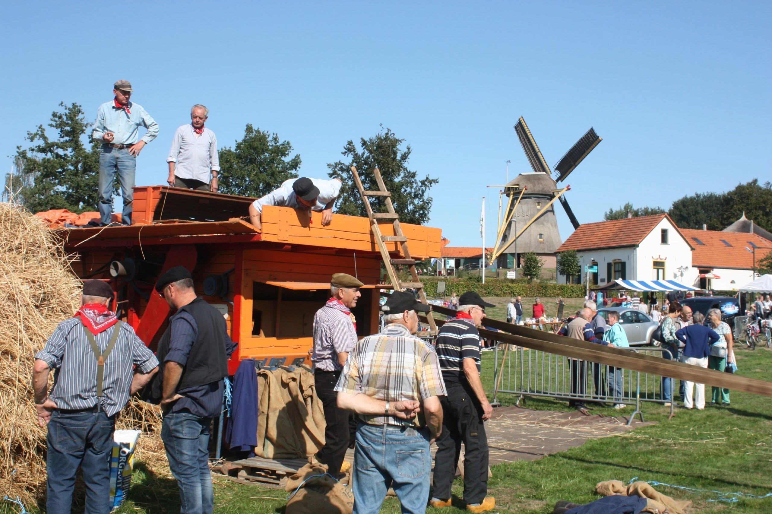 Kleedjesmarkt, dorsen en zeilen schilderen op mini-Padd’ndag