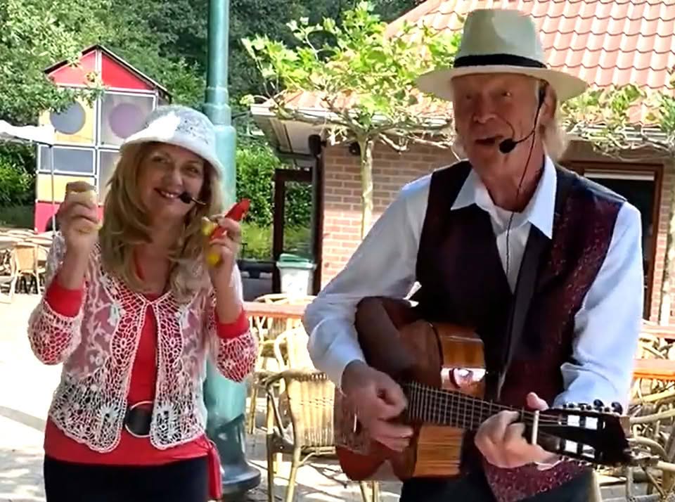 Nieuws in beeld | Theeschenkerij Oldeniel: Max en Maria