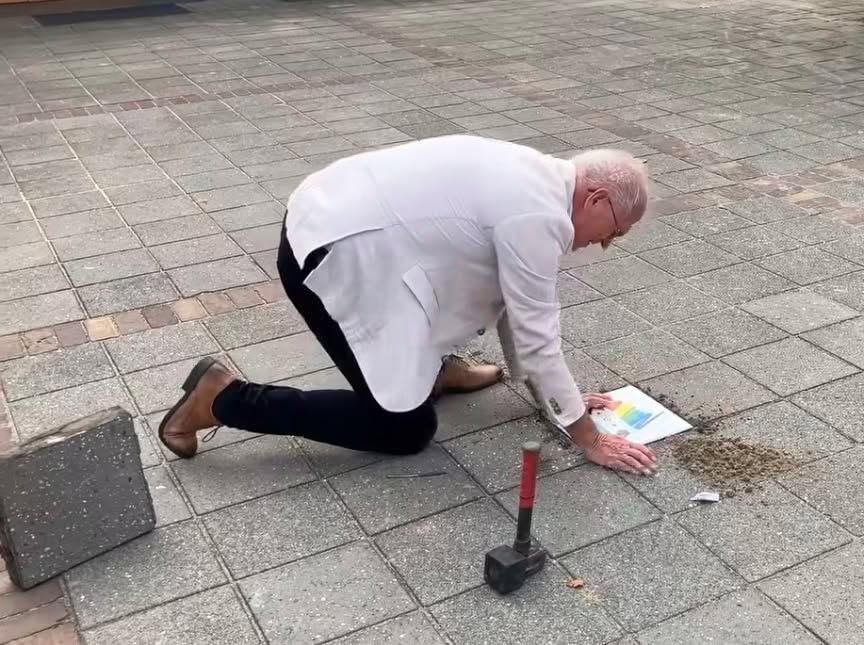 Zondagse viering Emmaüskerk: ‘Wie ben je’
